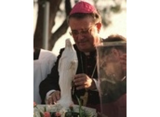 È morto Grillo, 
il vescovo 
a cui la Madonna 
pianse in mano